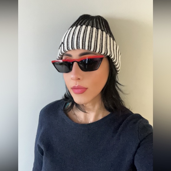 PRADA Ultravox 58mm Cay Eye Sunglasses in Black/Red Combo - Picture 13 of 13